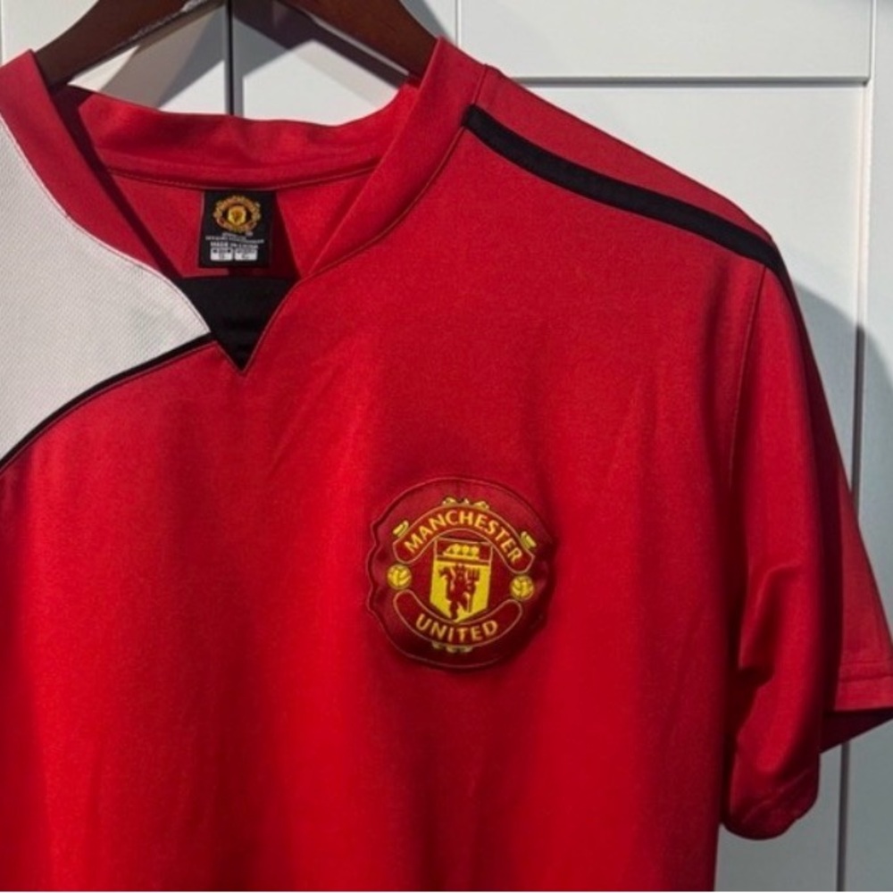Manchester United Men's Red Soccer Jersey Rhinox Official Merchandise, Size S